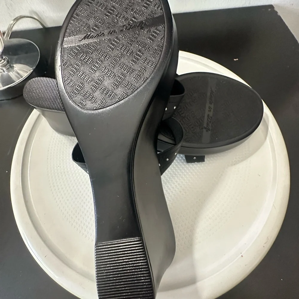 🆕Italian Shoemakers Wedges